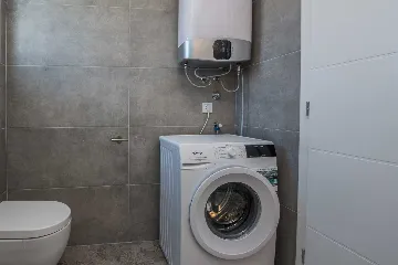 Apartment in Vir for 4–6 Guests with Terrace