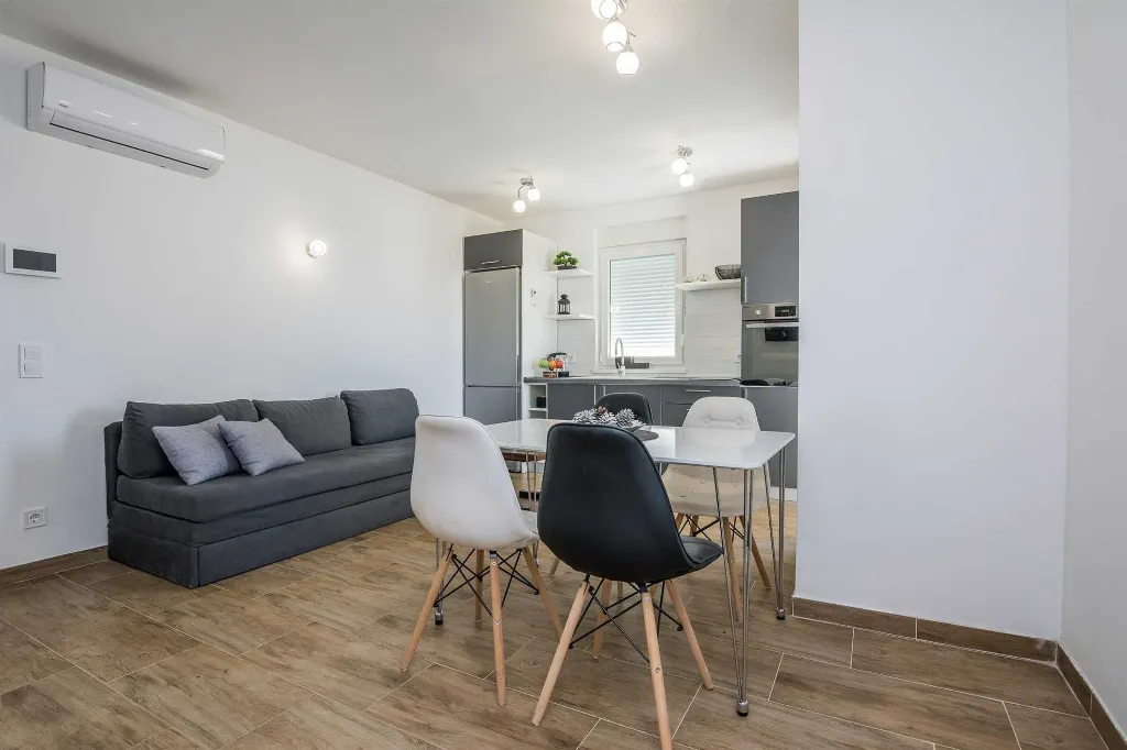 Vir Apartment with Roofed Balcony and 2 Bedrooms