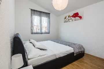 2-Bedroom Apartment in Vir for 4 Guests