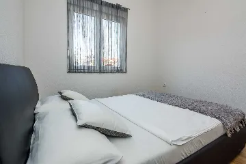 2-Bedroom Apartment in Vir for 4 Guests
