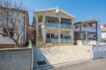 2-Bedroom Apartment in Vir for 4 Guests