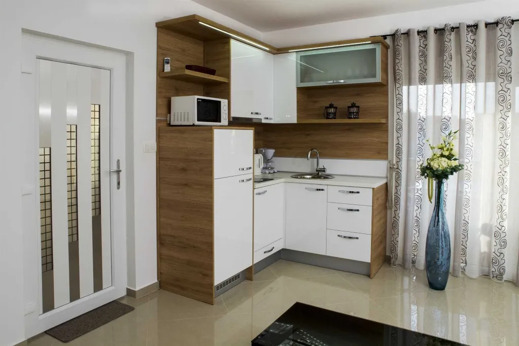 Apartment in Vir, 20 m from the Beach