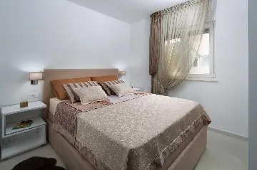 Apartment 10m to the Sea in Vir with Balcony