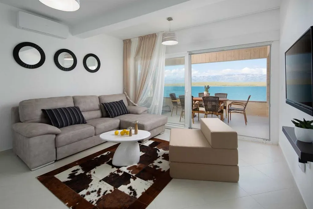Sea-View Apartment in Vir for 2–4 Guests