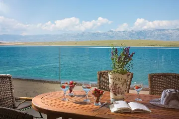 Sea-View Apartment in Vir for 2–4 Guests