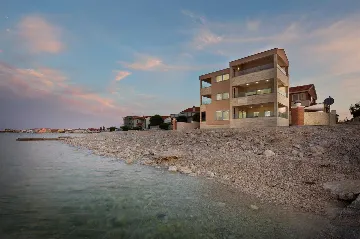 Sea-View Apartment in Vir for 2–4 Guests