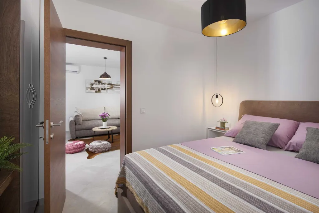 2-Bedroom Apartment in Vir with Terrace