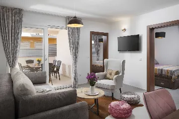 2-Bedroom Apartment in Vir with Terrace