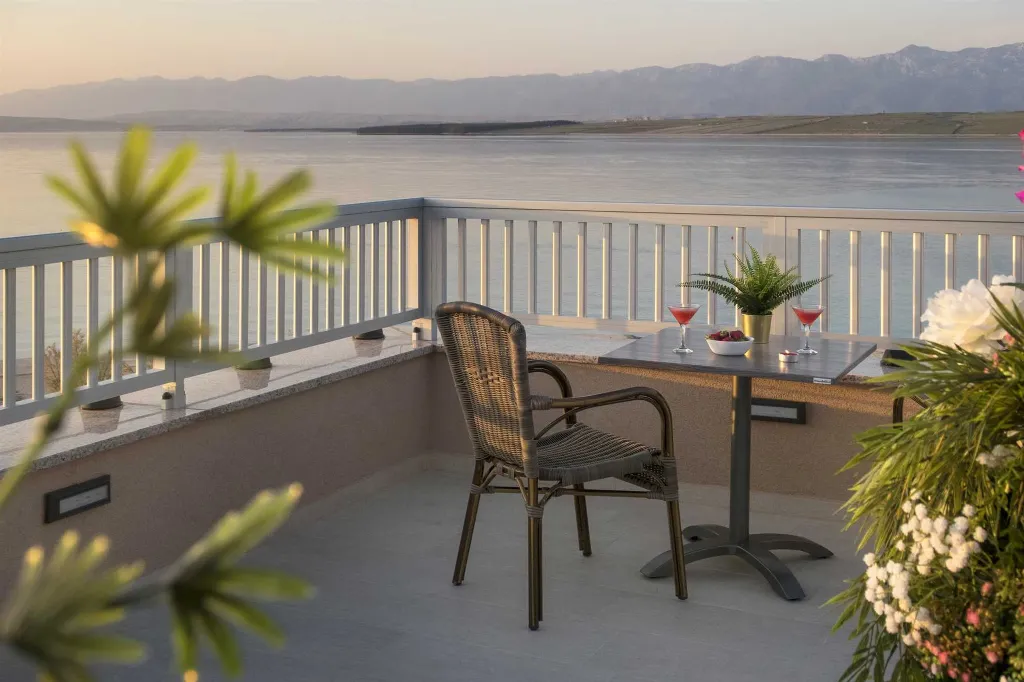 2-Bedroom Apartment in Vir with Terrace