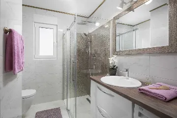 2-Bedroom Apartment with Sea View in Vir