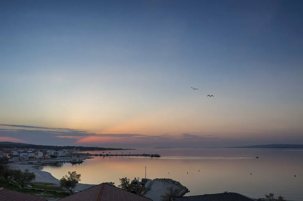 2-Bedroom Apartment with Sea View in Vir