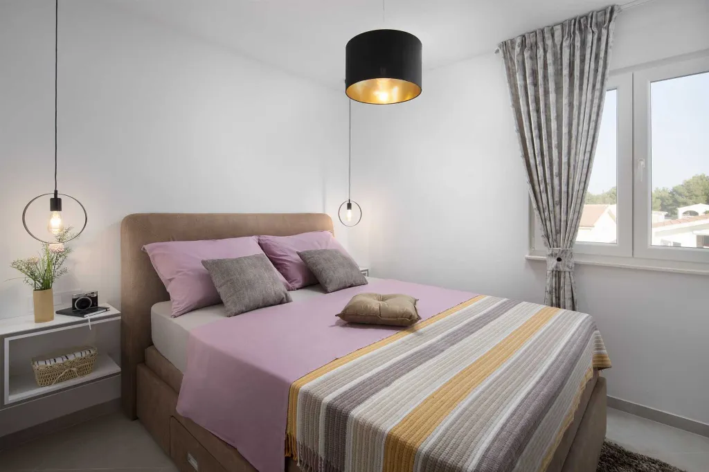 Vir 2-Bedroom Apartment for 4 with Sea View