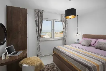 Vir 2-Bedroom Apartment for 4 with Sea View