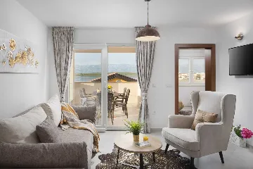 Vir 2-Bedroom Apartment for 4 with Sea View