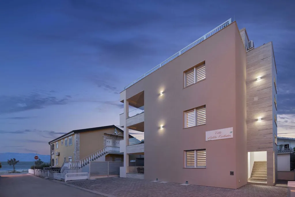 Vir 2-Bedroom Apartment for 4 with Sea View