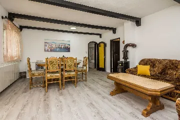 2-Bedroom Apartment in Privlaka for 4–6 Guests