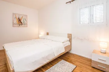 2-Bedroom Apartment in Privlaka for 4–6 Guests