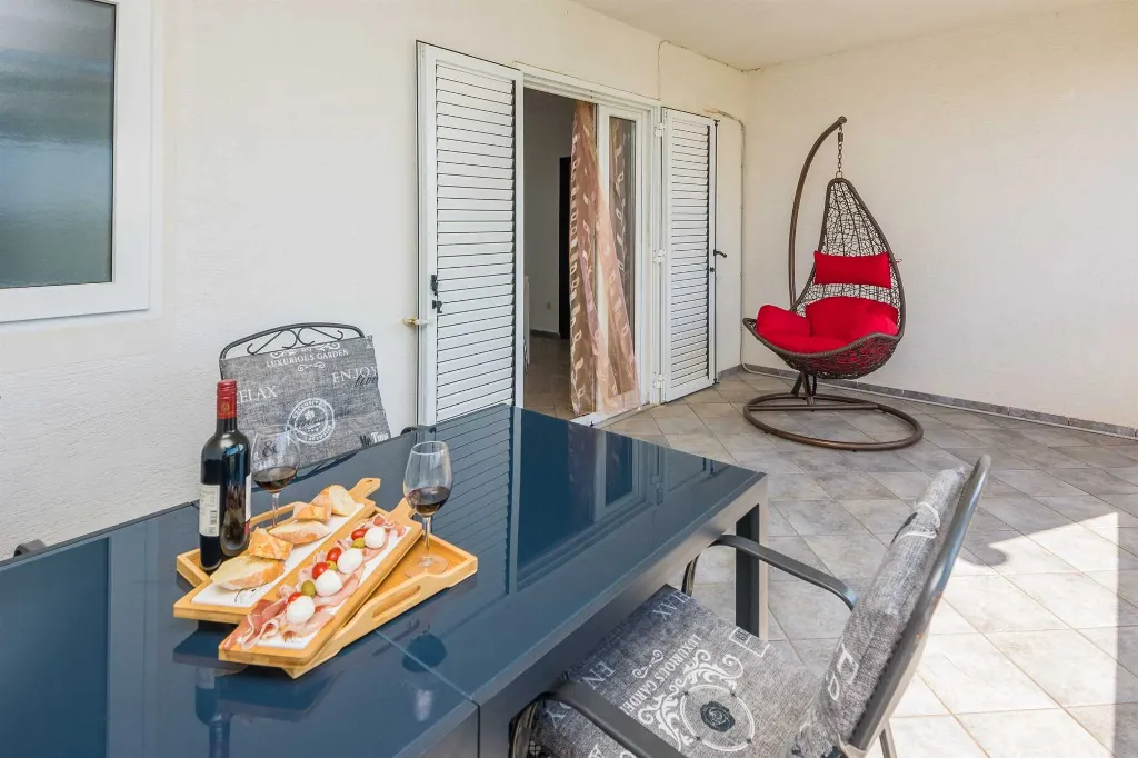 Privlaka 2-Bedroom Apartment with Partial Sea View