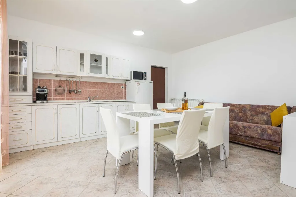 Privlaka 2-Bedroom Apartment with Partial Sea View