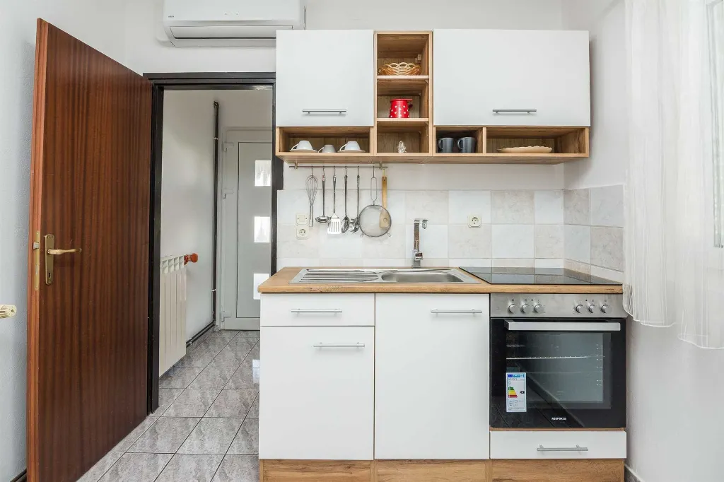 Privlaka 1-Bedroom Apartment for 2 with Balcony