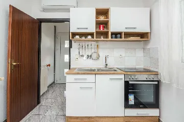 Privlaka 1-Bedroom Apartment for 2 with Balcony