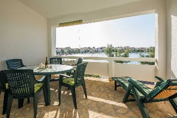 Apartment in Vir for 2–3 Guests with Sea-View Balcony