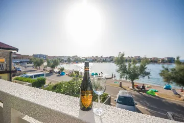 Apartment in Vir for 2–3 Guests with Sea-View Balcony