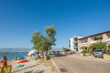 Apartment in Vir for 2–3 Guests with Sea-View Balcony