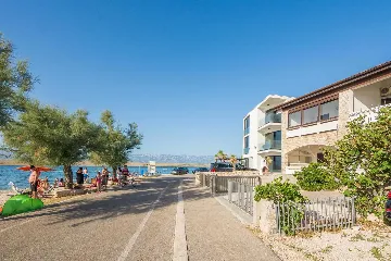 Apartment in Vir for 2–3 Guests with Sea-View Balcony