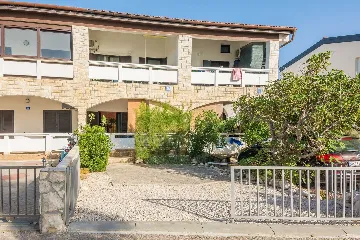 Apartment in Vir for 2–3 Guests with Sea-View Balcony