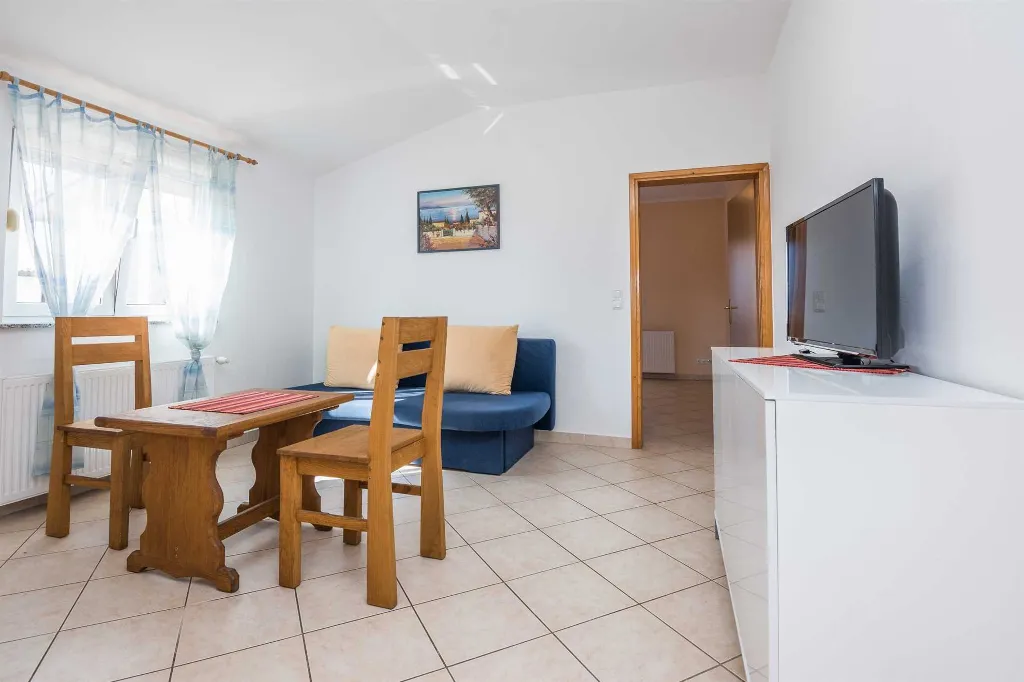 Vir Apartment for 2–4 Guests, 300 m from Pebble Beach