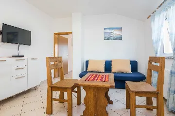 Vir Apartment for 2–4 Guests with Balcony