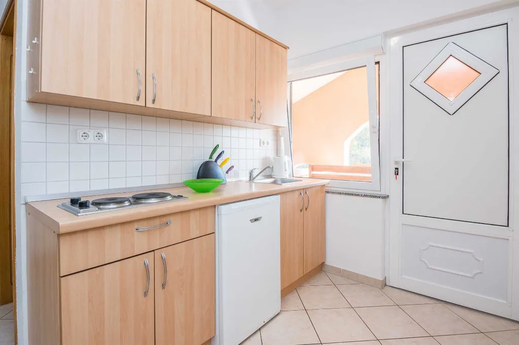 Vir Apartment for 2–4 Guests with Balcony