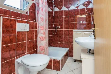 Vir Apartment for 2–4 Guests with Balcony