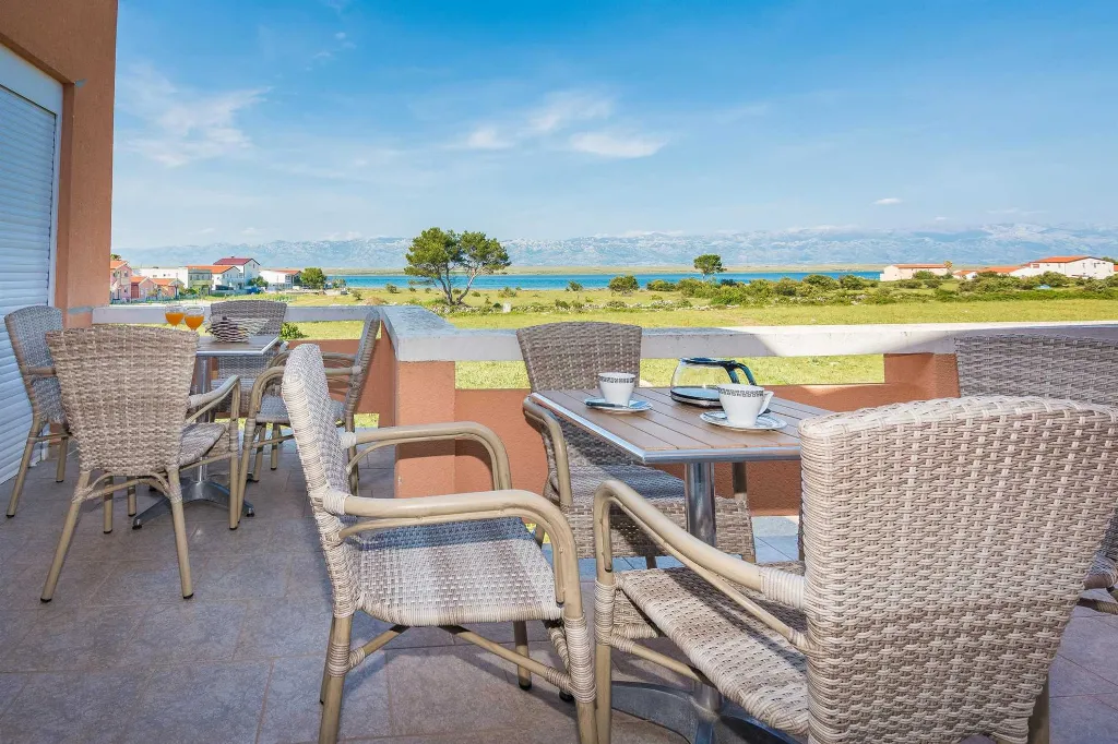 Vir Apartment for 2–4 Guests with Balcony
