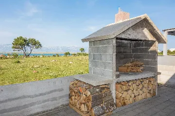 Vir Apartment for 2–4 Guests with Balcony