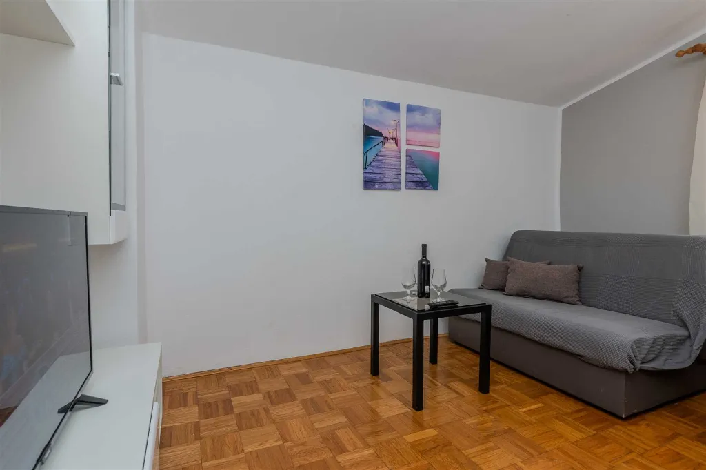 1BR Apartment in Vir for 2–4, 400 m to Sea