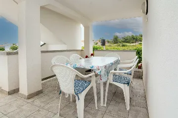 Apartment in Vir for 4–6 Guests, Partial Sea View