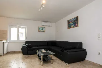 Apartment in Vir for 4–6 Guests, Partial Sea View