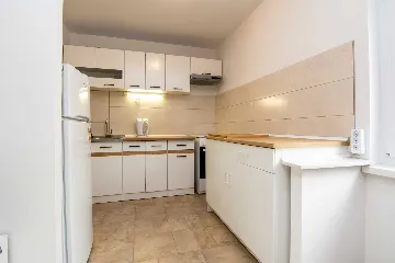 Apartment in Vir for 4–6 Guests, Partial Sea View