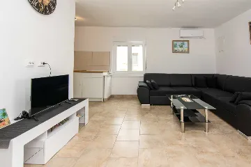 Apartment in Vir for 4–6 Guests, Partial Sea View