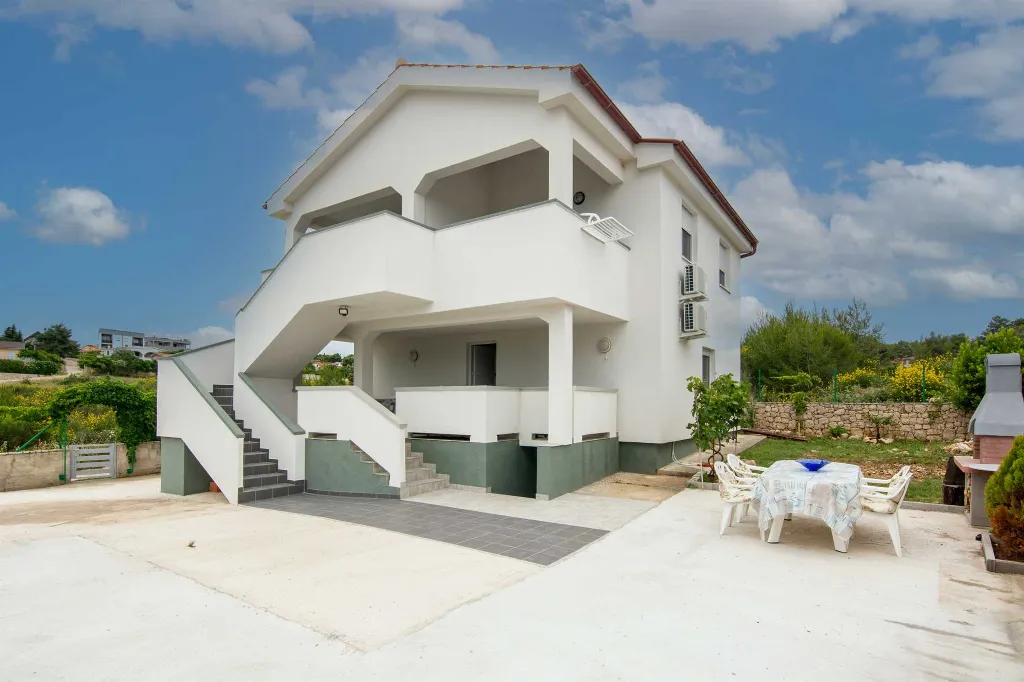 Vir Apartment for 2 with Partial Sea View