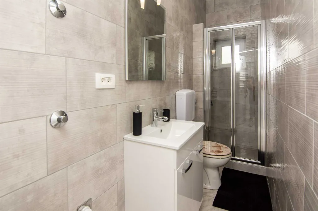 Vir Apartment for 2 with Partial Sea View