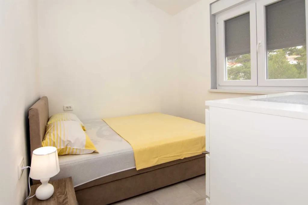Vir Apartment for 2 with Partial Sea View