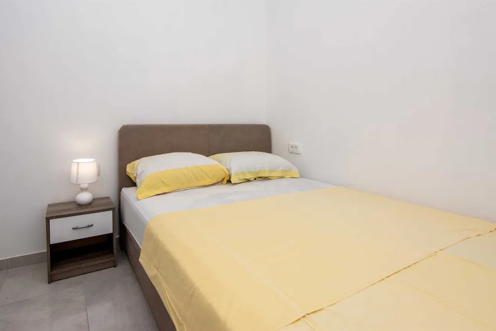 Vir Apartment for 2 with Partial Sea View