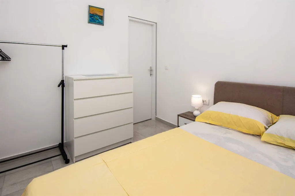 Vir Apartment for 2 with Partial Sea View