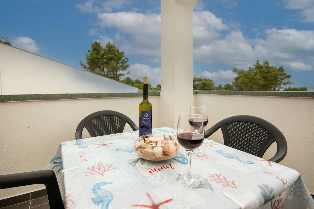 Vir Apartment for 2 with Partial Sea View
