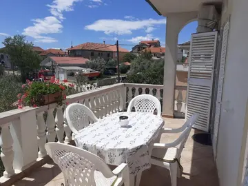 Apartment in Privlaka for 4 Guests with Balcony