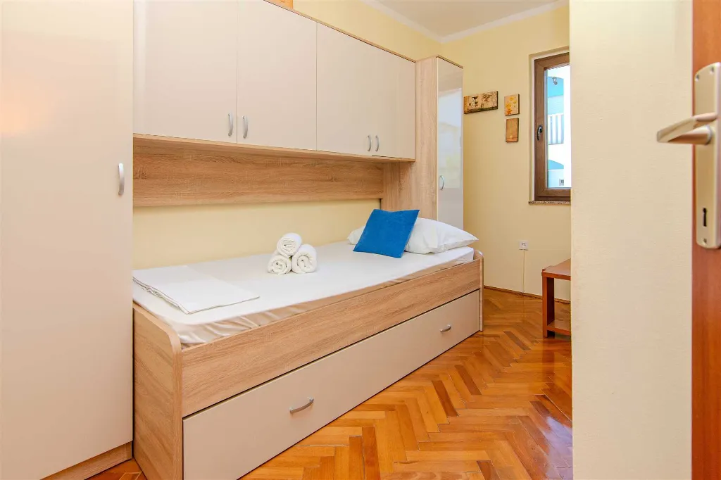 Privlaka Holiday House for 4 Guests, 200 m from Beach