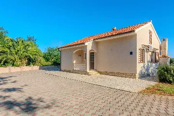 Privlaka Holiday House for 4 Guests, 200 m from Beach